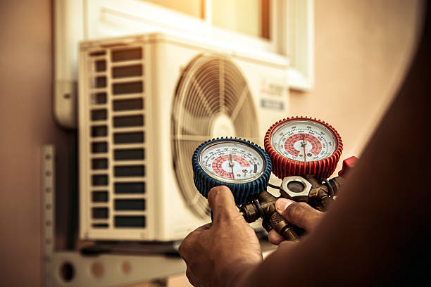 Professional Ac Installation technician working in Linden, TN